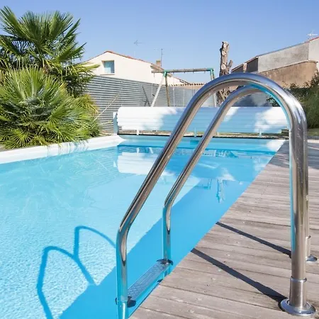 Holiday home Logis De Carantonus Saint-Jean-de-Liversay